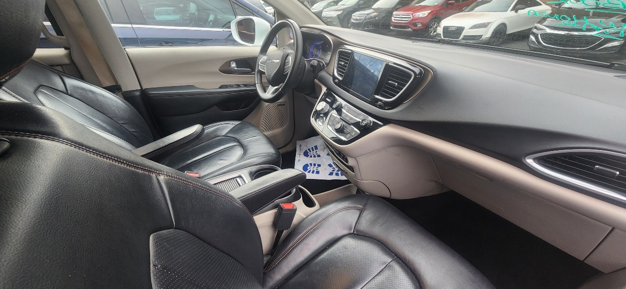 Chrysler Pacifica Touring-L Plus 2017