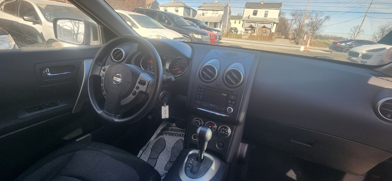 Nissan Rogue S 2WD 2011