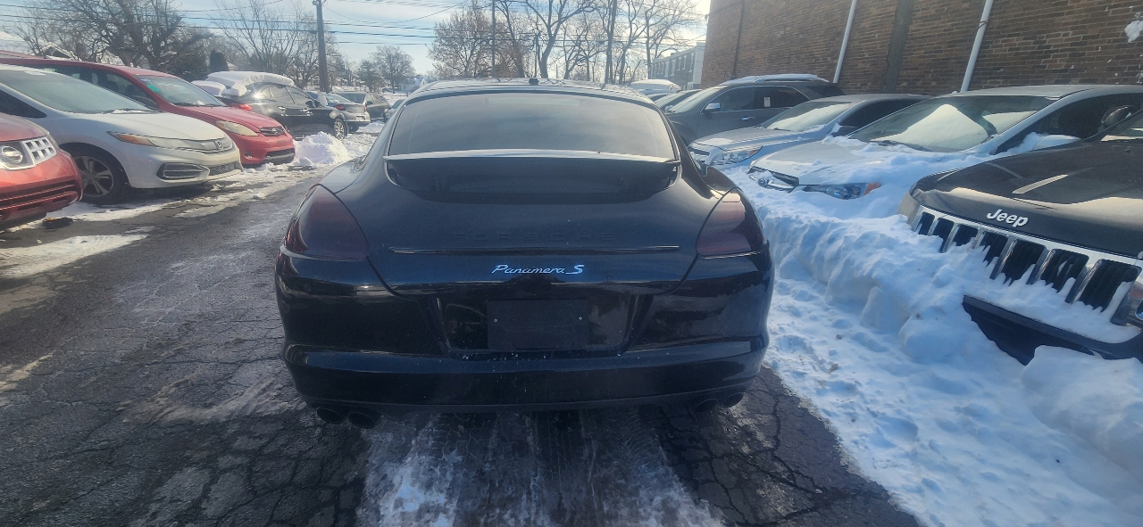 Porsche Panamera S 2012