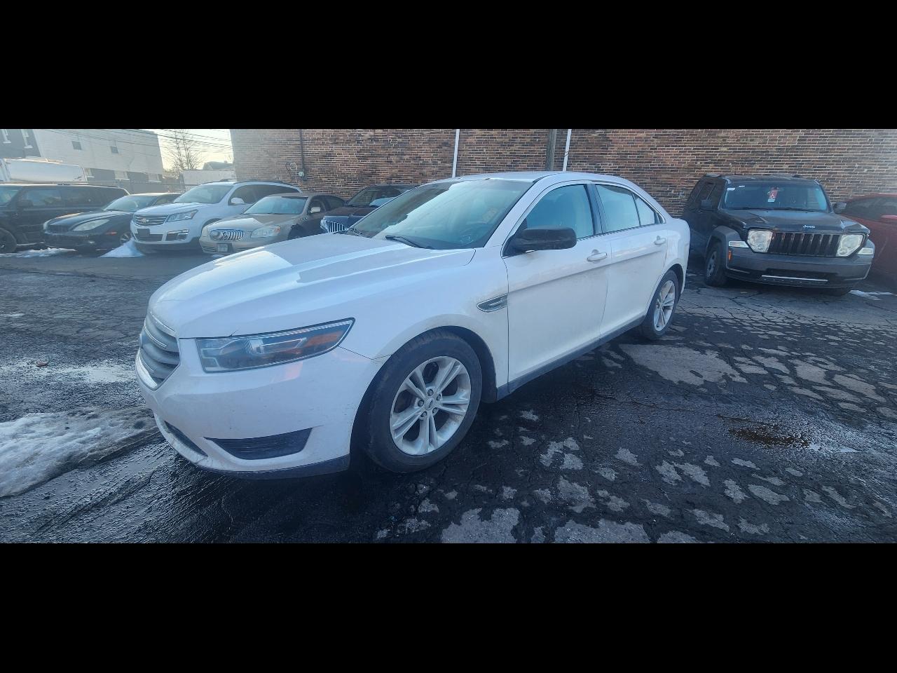 Ford Taurus SE FWD 2016