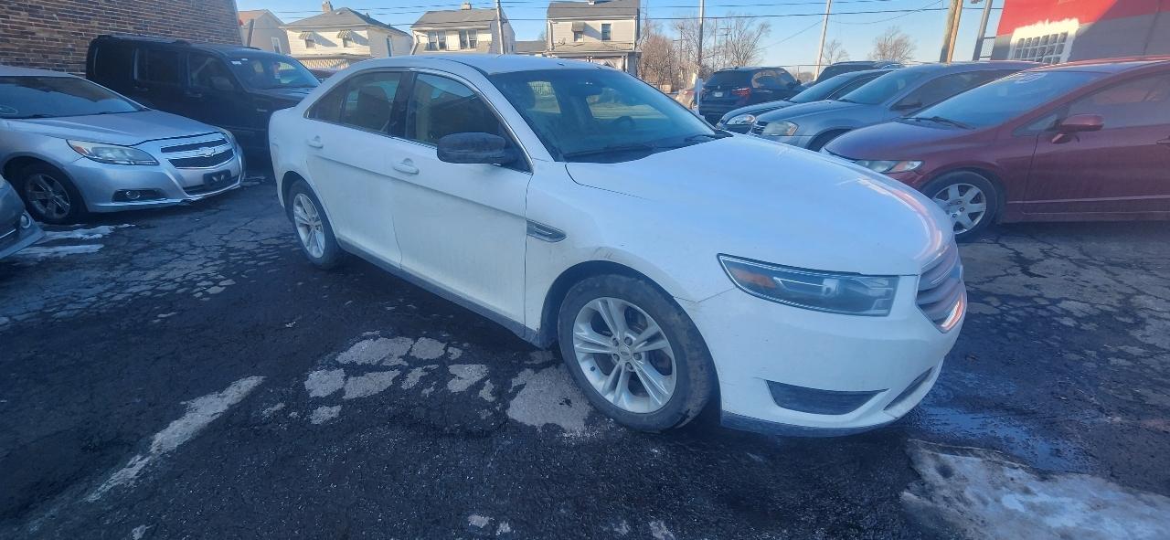 Ford Taurus SE FWD 2016