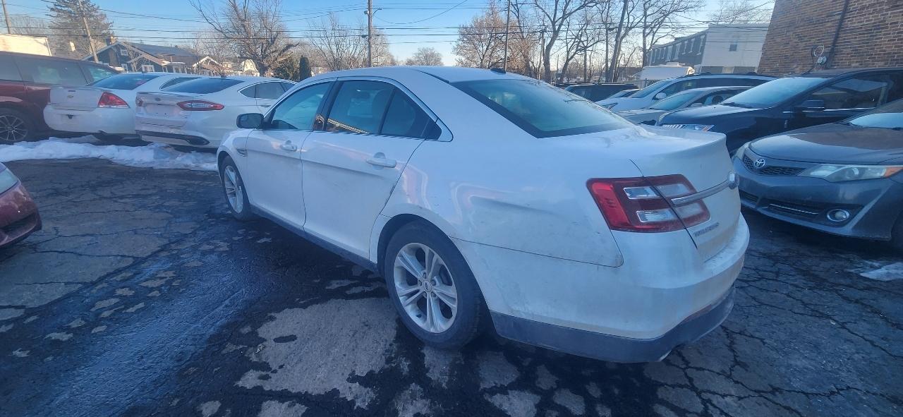 Ford Taurus SE FWD 2016