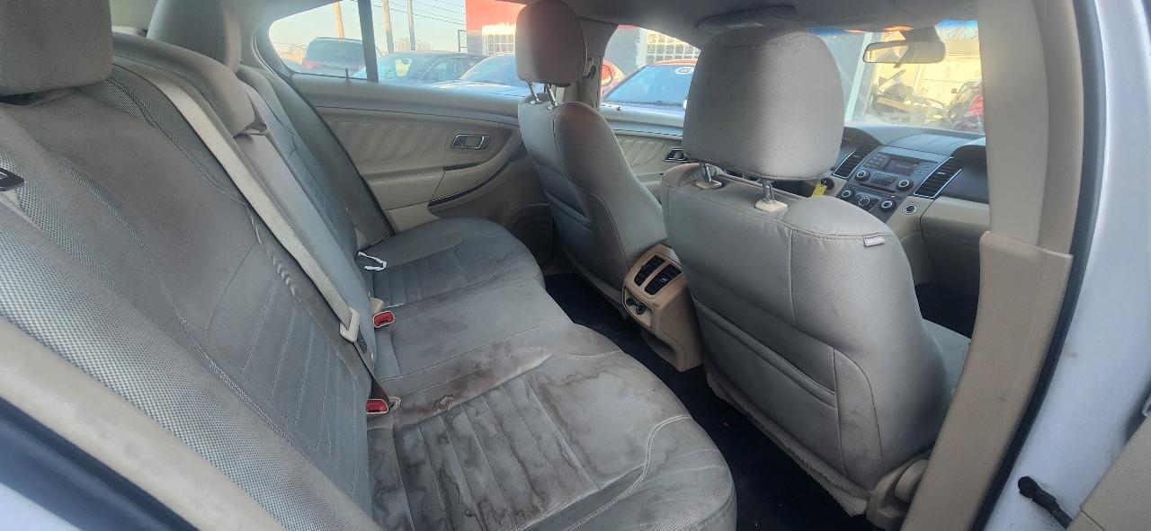 Ford Taurus SE FWD 2016