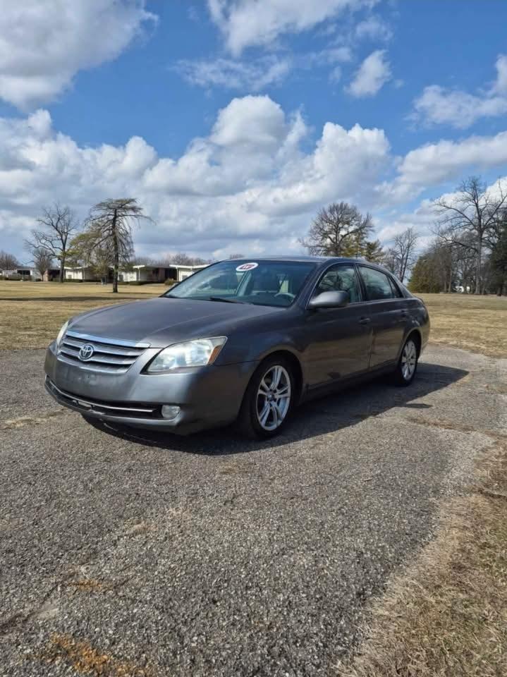 Toyota Avalon XL 2005