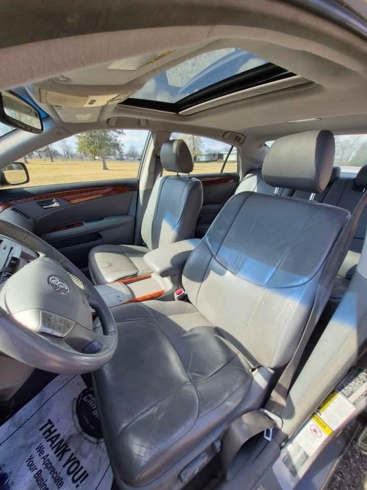 Toyota Avalon XL 2005