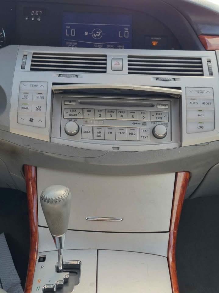 Toyota Avalon XL 2005