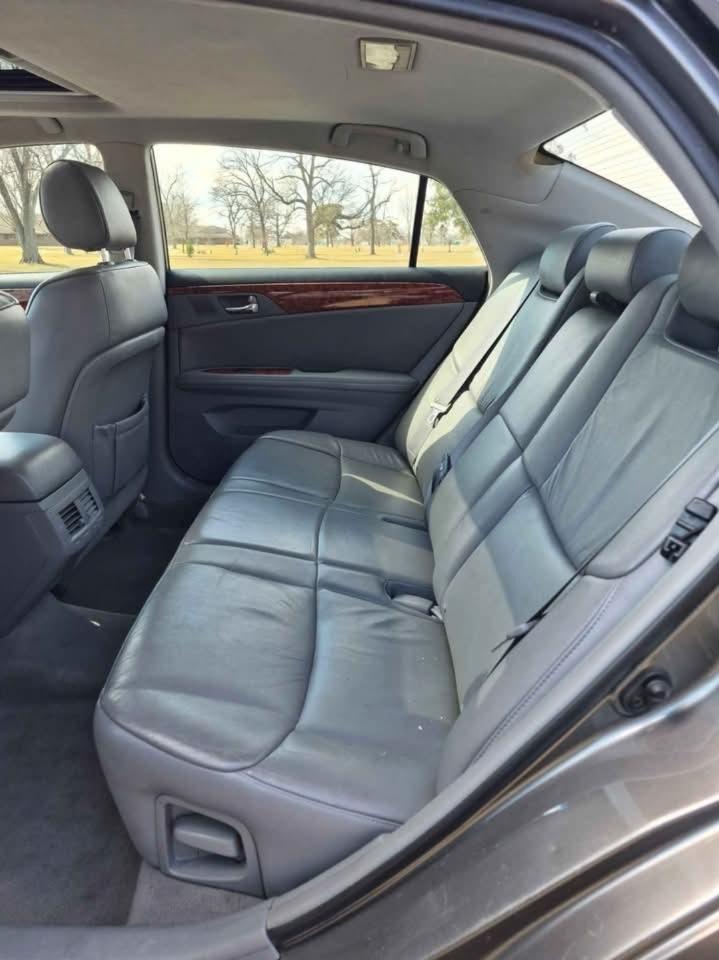Toyota Avalon XL 2005