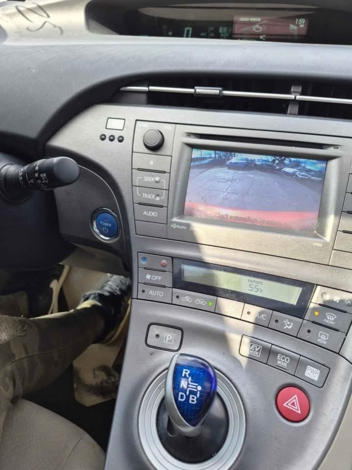 Toyota Prius Prius V 2012