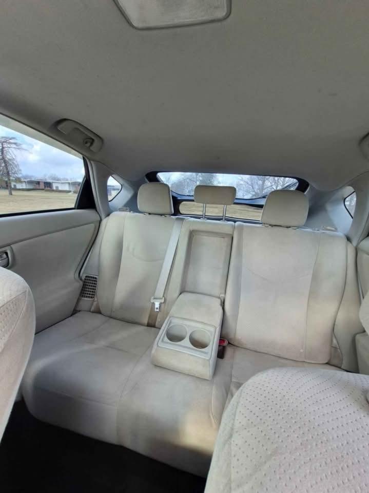 Toyota Prius Prius V 2012