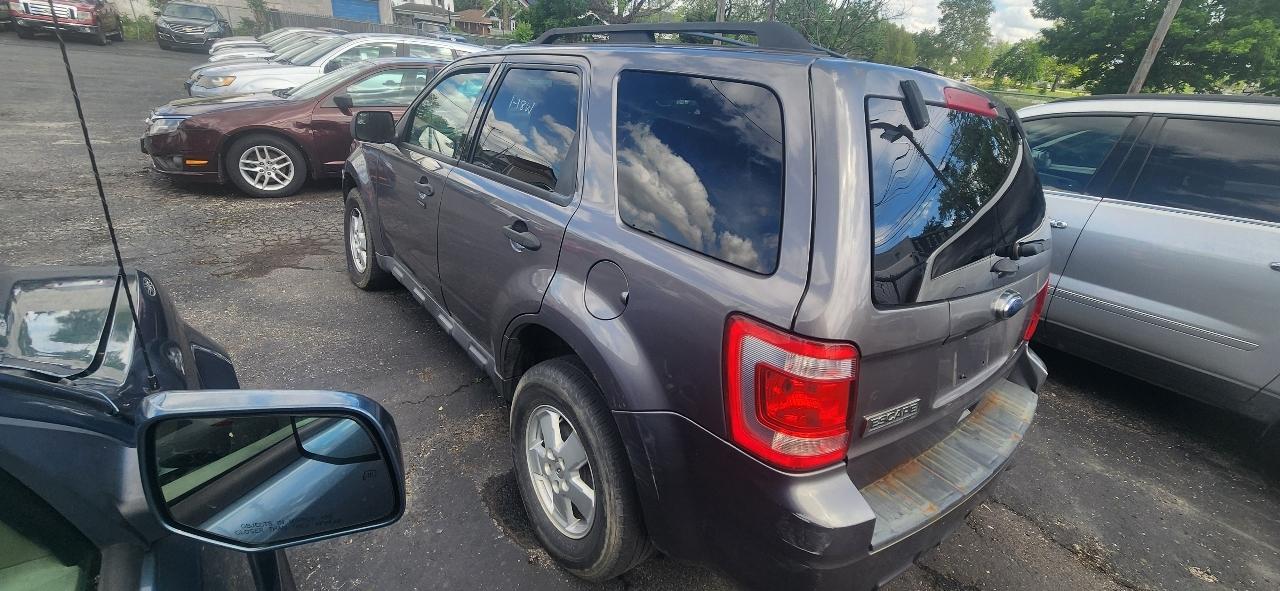 Ford Escape XLT FWD 2011