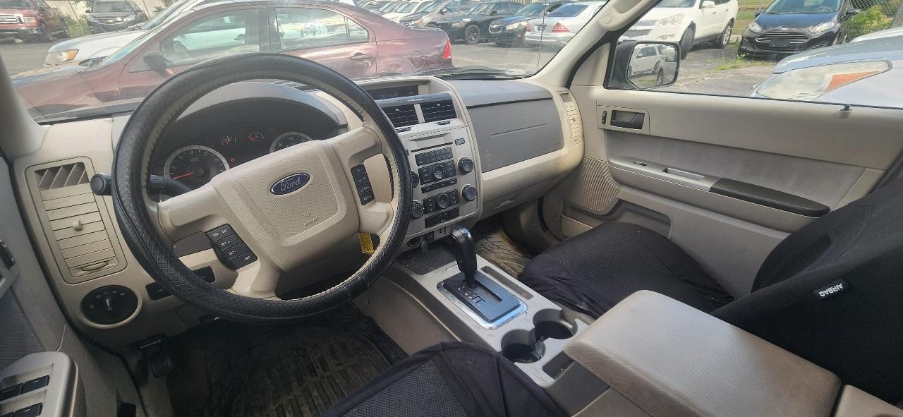 Ford Escape XLT FWD 2011