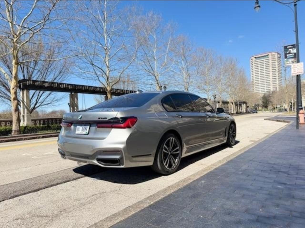 BMW 7-Series 750i xDrive 2021