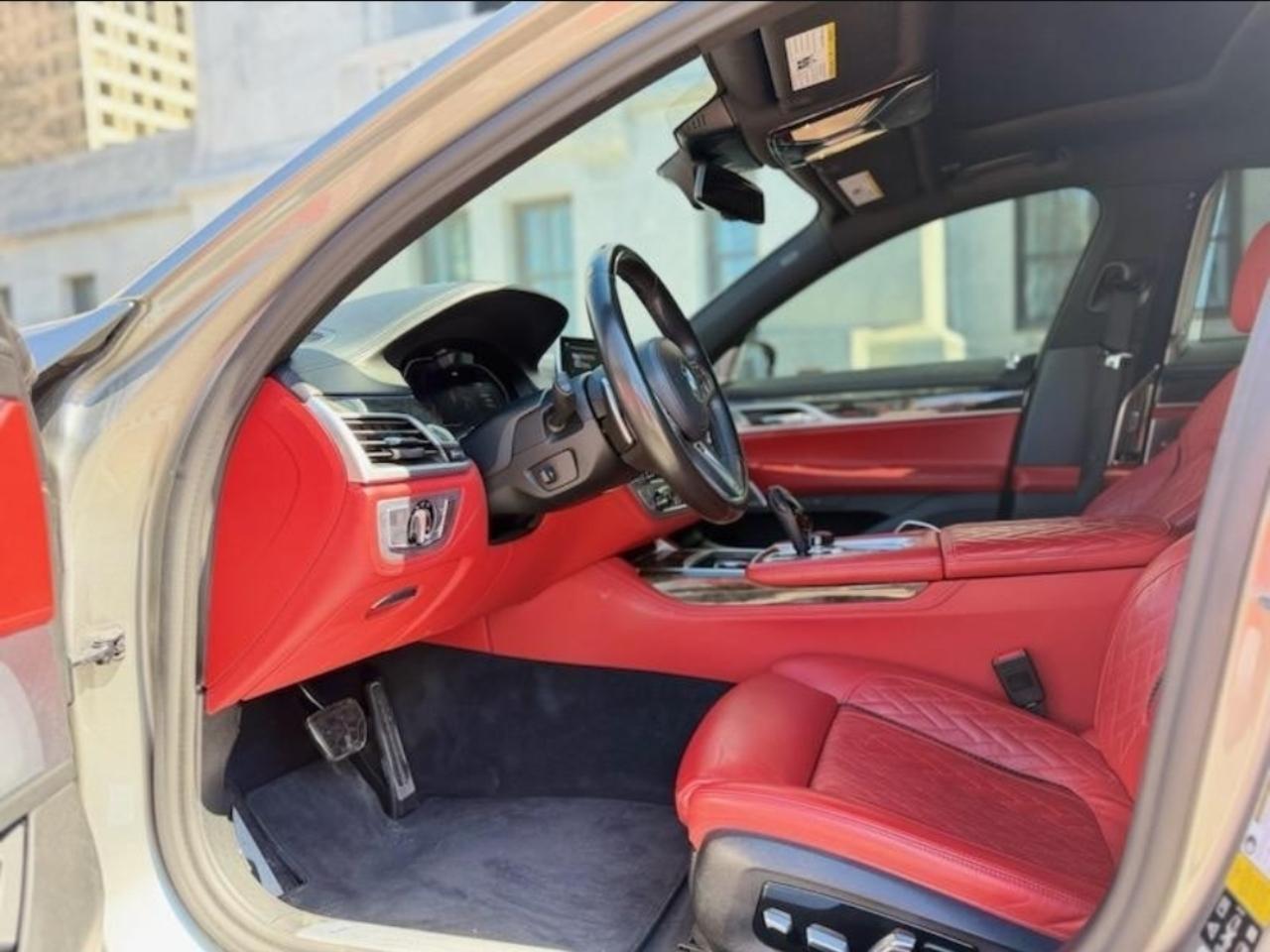 BMW 7-Series 750i xDrive 2021