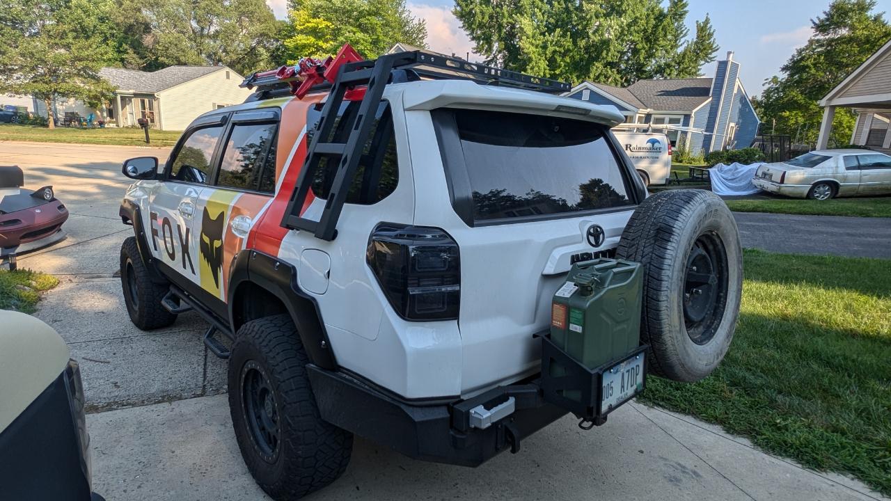 Toyota 4Runner SR5 4WD 2016