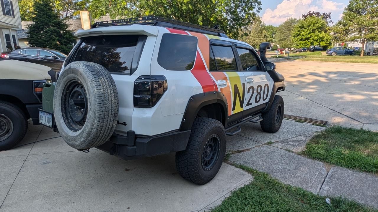 Toyota 4Runner SR5 4WD 2016