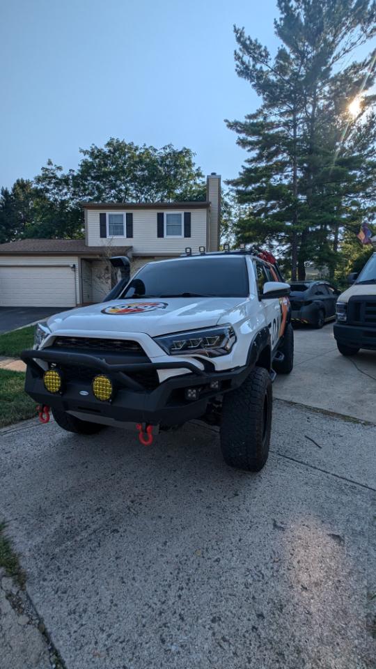 Toyota 4Runner SR5 4WD 2016