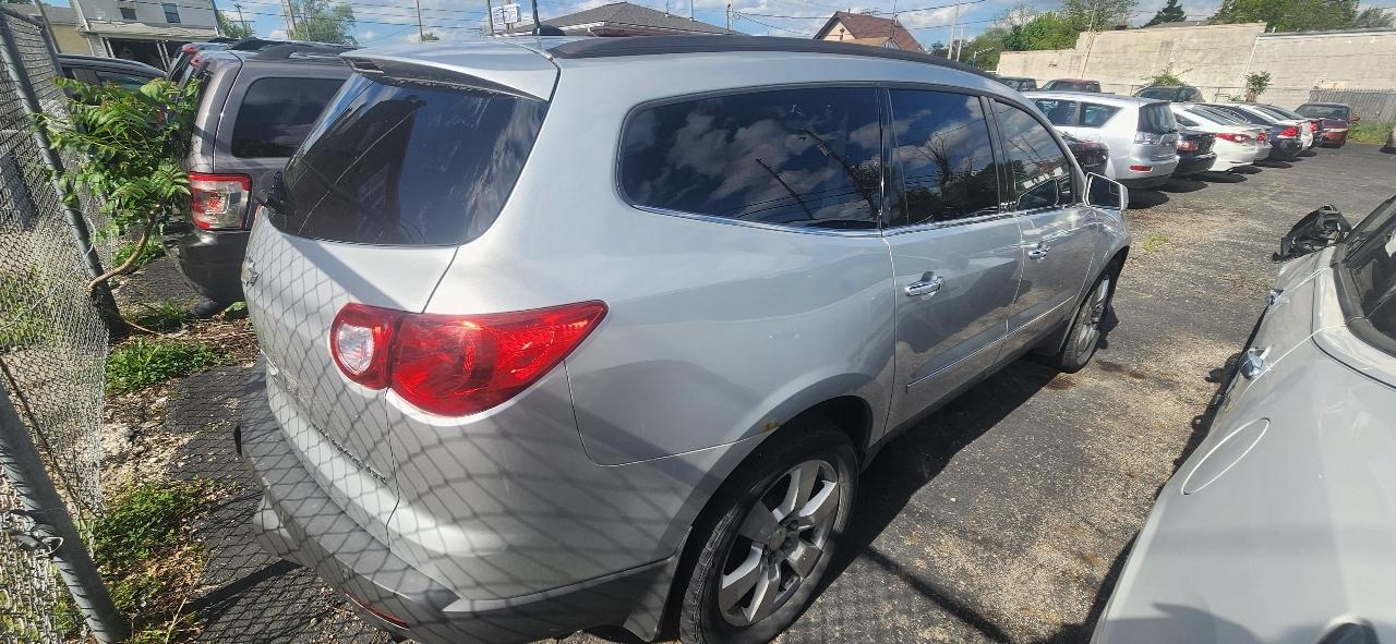 Chevrolet Traverse LTZ FWD 2011