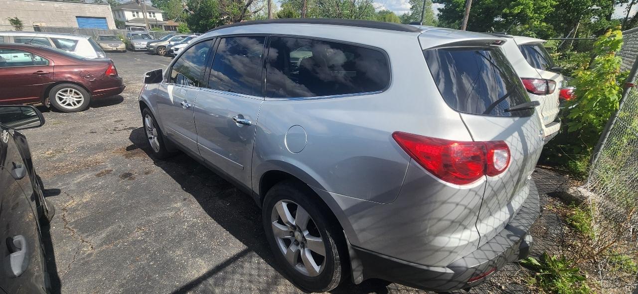 Chevrolet Traverse LTZ FWD 2011