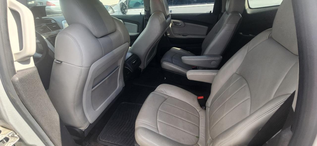 Chevrolet Traverse LTZ FWD 2011