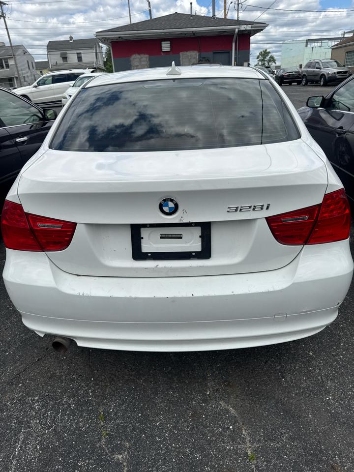 BMW 3-Series 328i xDrive 2010