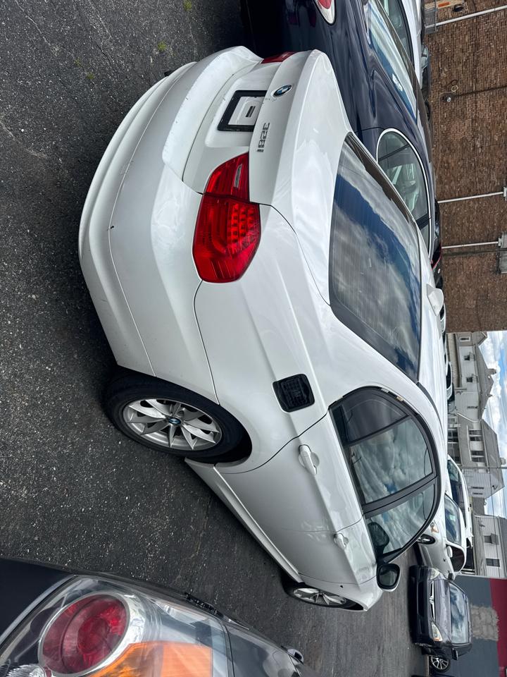 BMW 3-Series 328i xDrive 2010