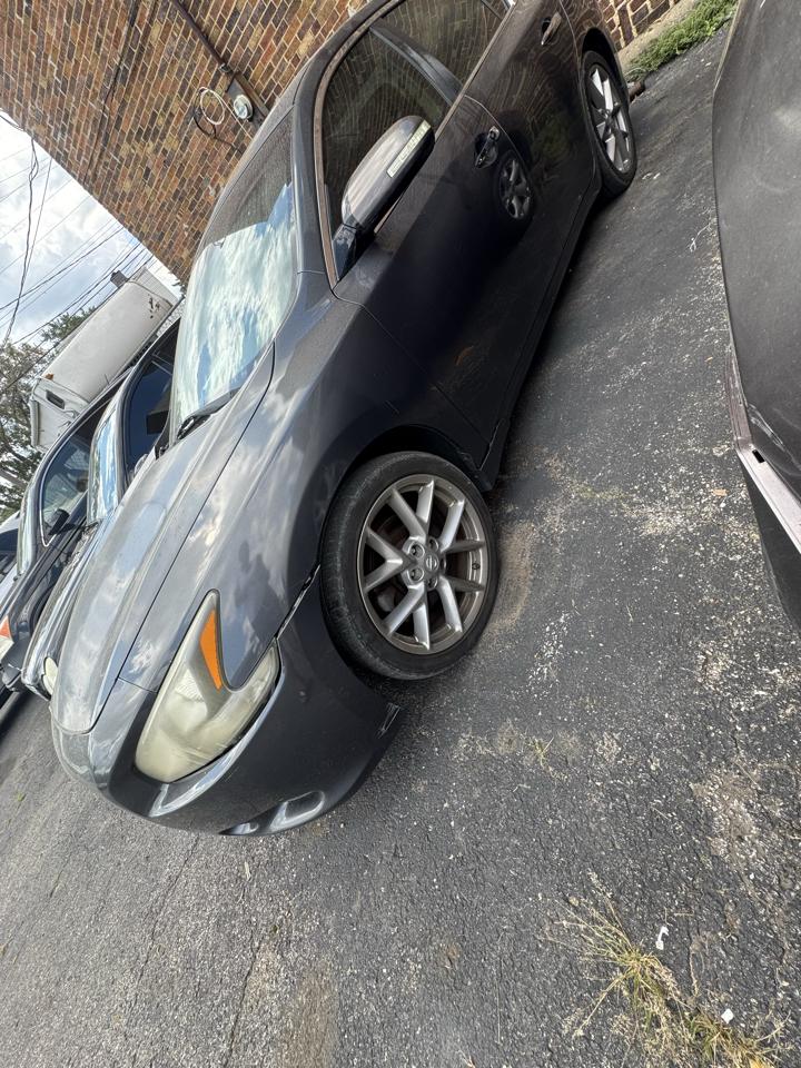 Nissan Maxima S 2011