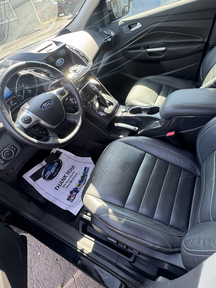 Ford Escape 4WD 4dr Titanium 2016