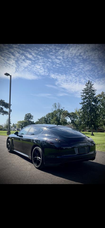 Porsche Panamera 4dr HB 4S 2012