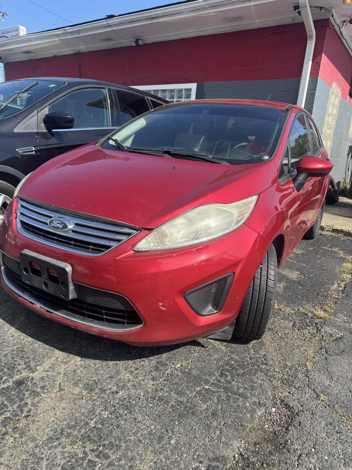 Ford Fiesta 4dr Sdn SE 2012