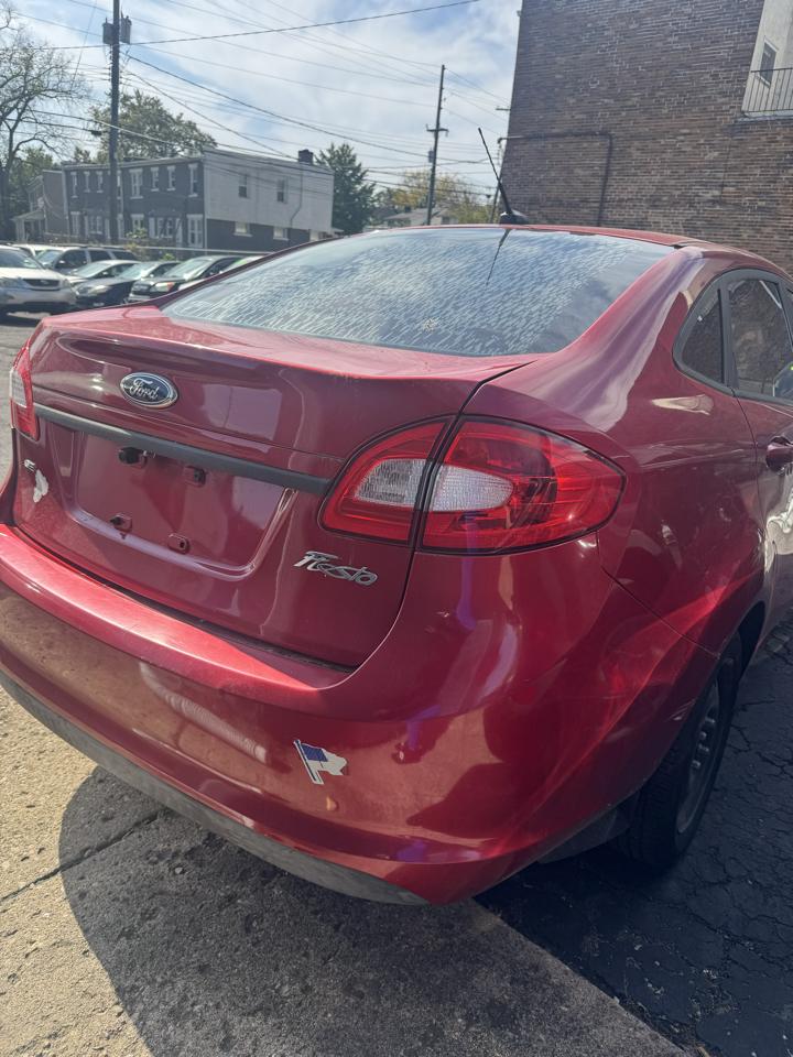 Ford Fiesta 4dr Sdn SE 2012