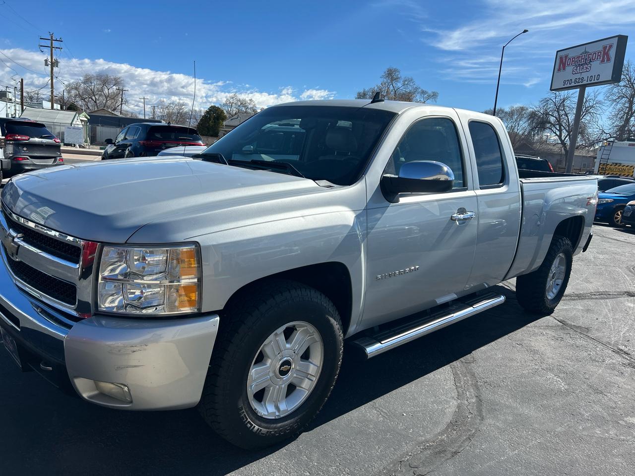2011 Chevrolet Silverado 1500 4WD Ext Cab 143.5" LT