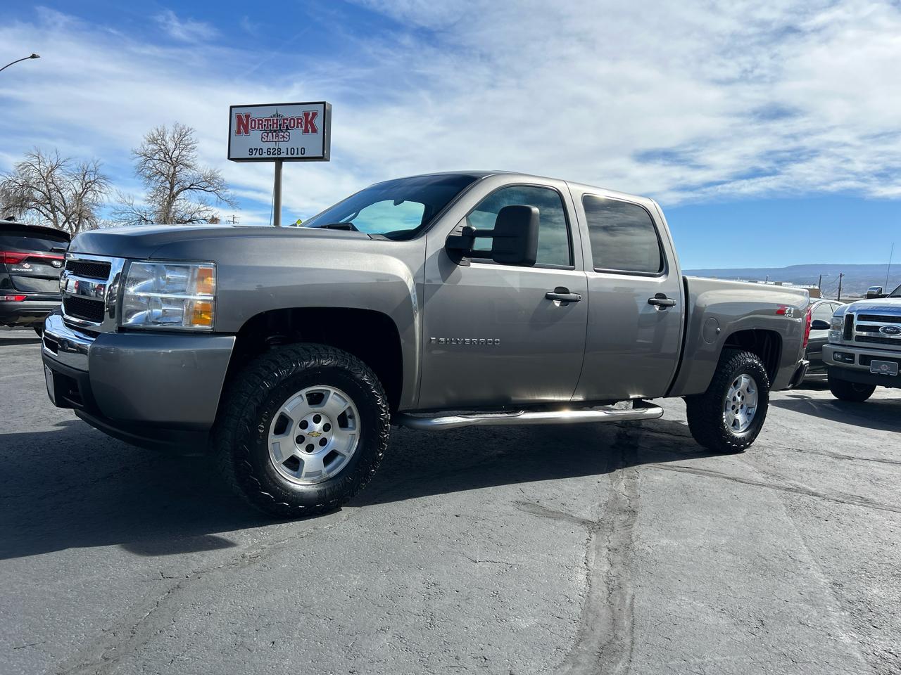 2009 Chevrolet Silverado 1500 4WD Crew Cab 143.5" LT