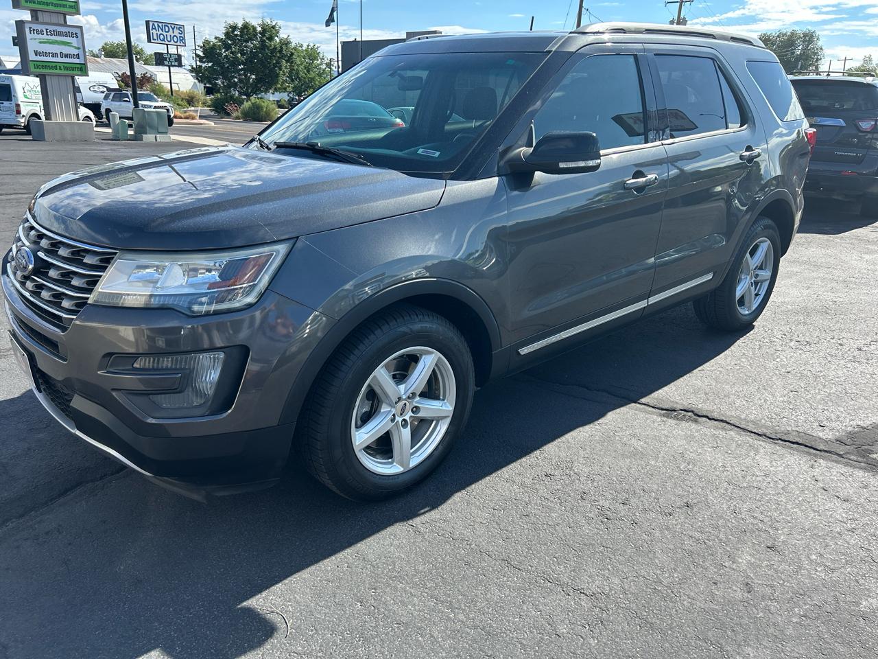 2016 Ford Explorer 4WD 4dr XLT