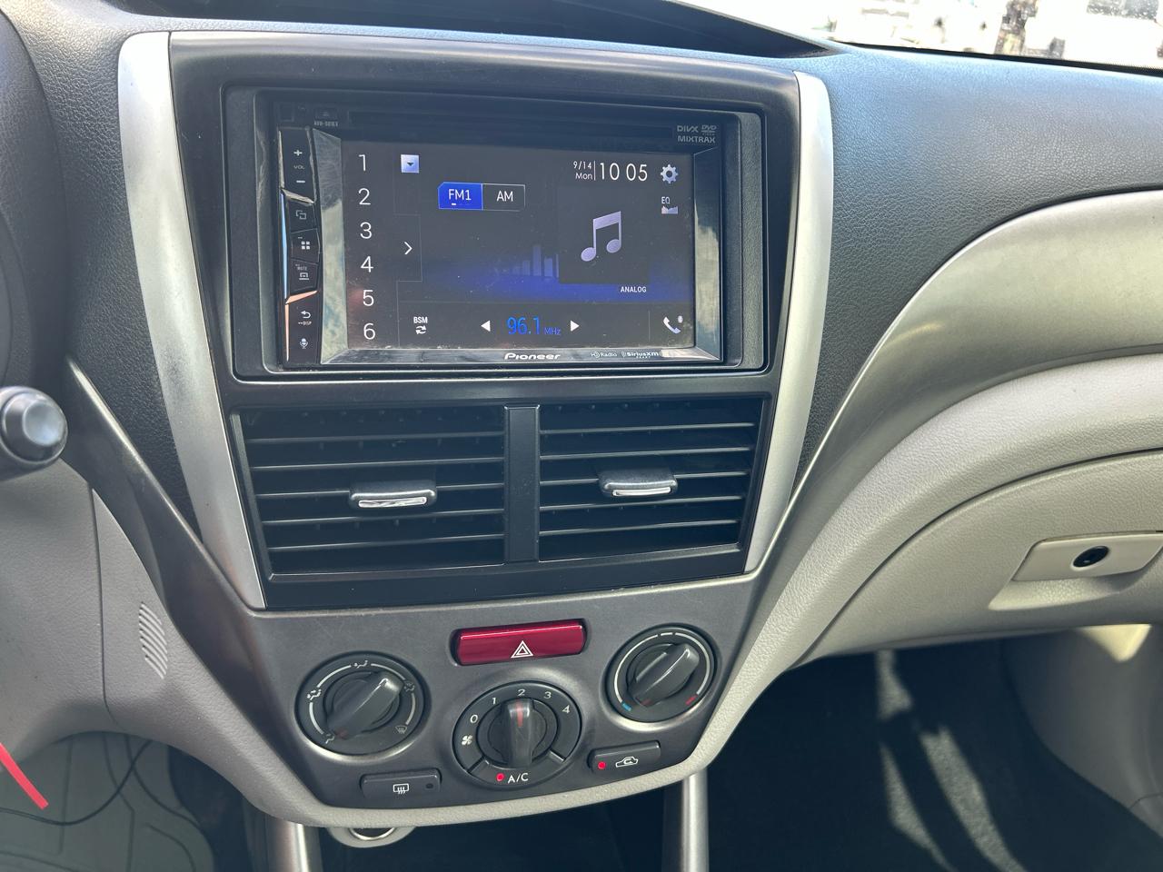 Subaru Forester photo 10