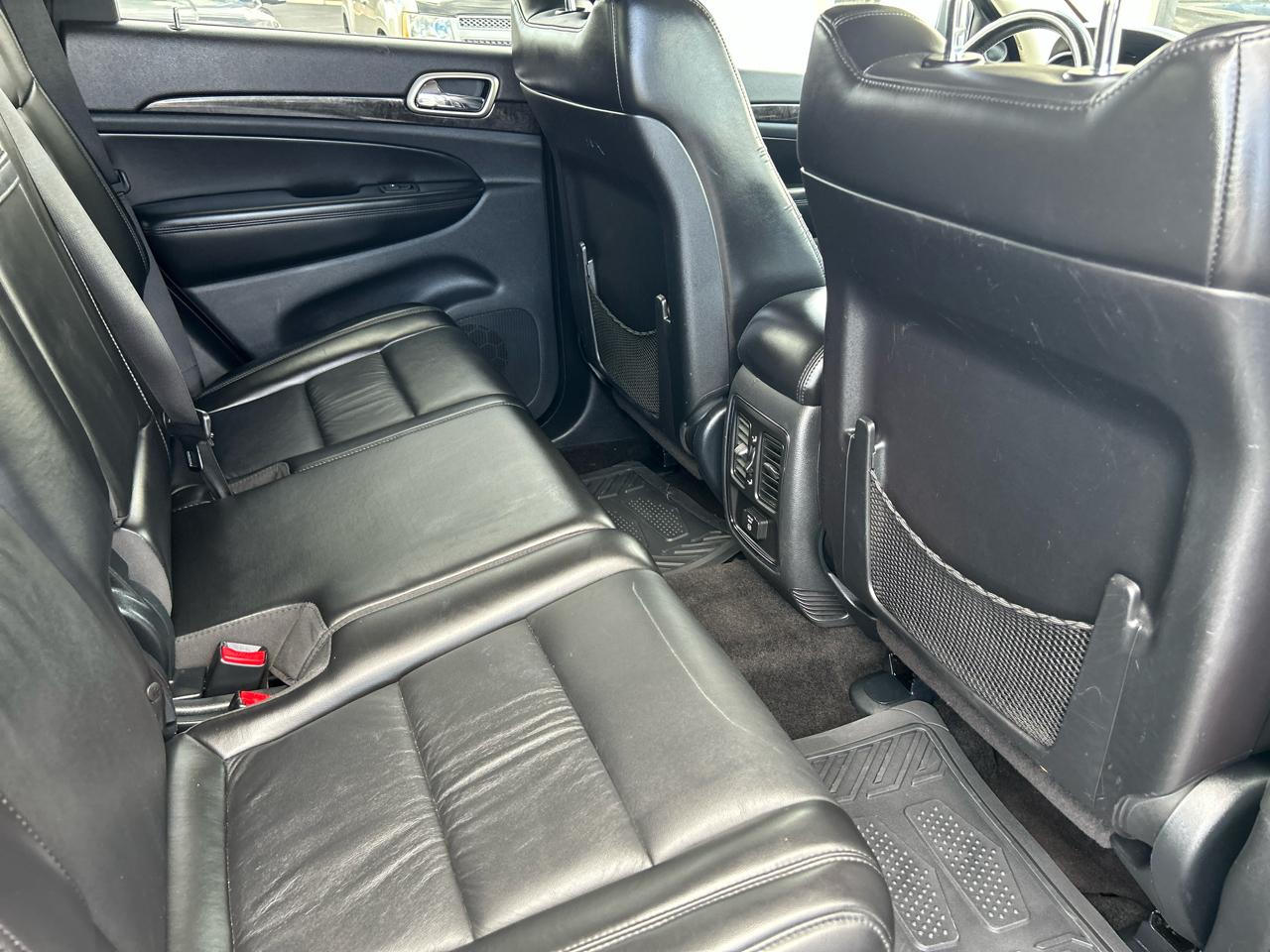 Jeep Grand Cherokee photo 8