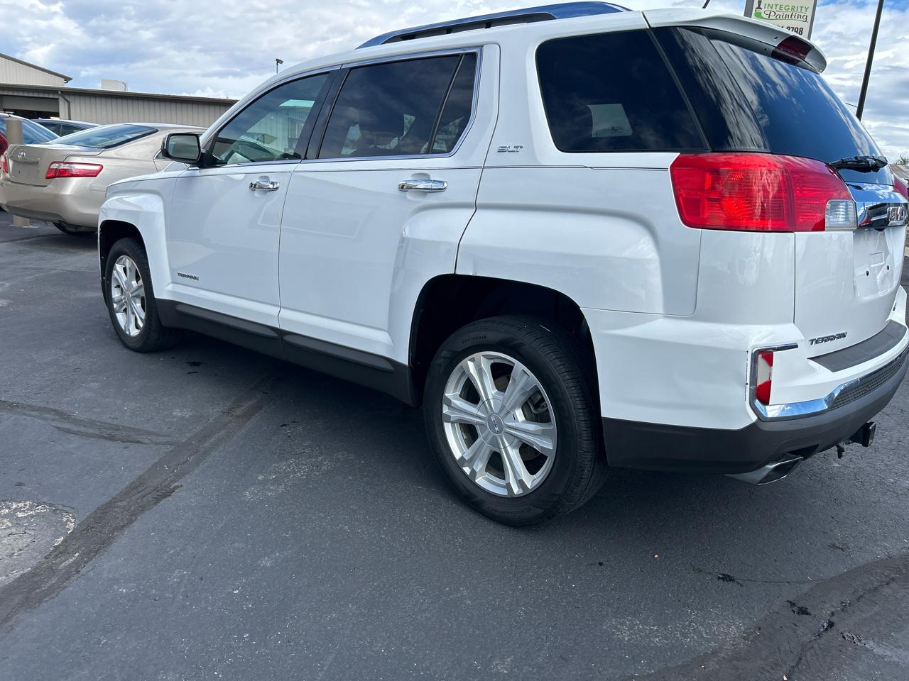 GMC Terrain photo 2