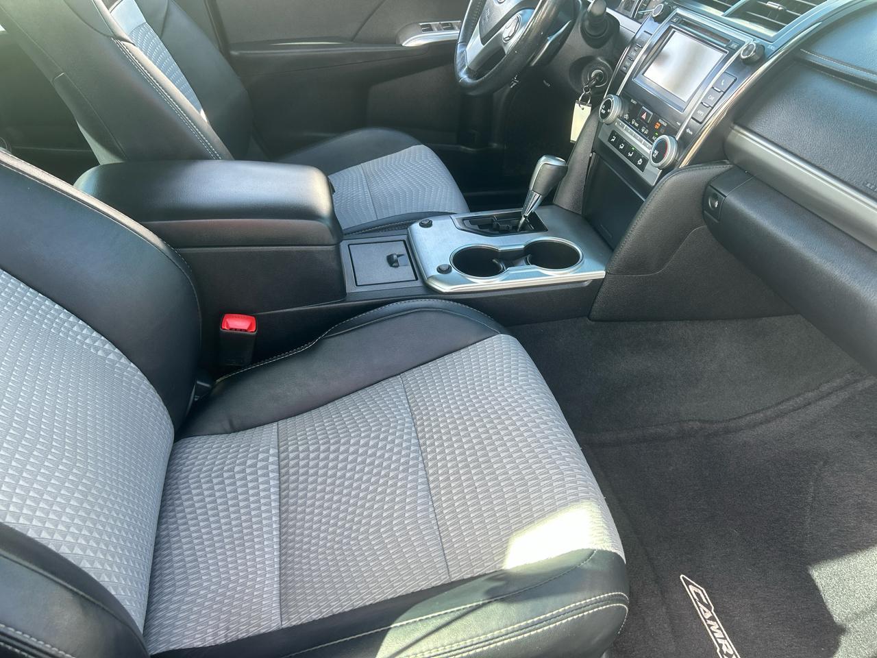 Toyota Camry photo 7