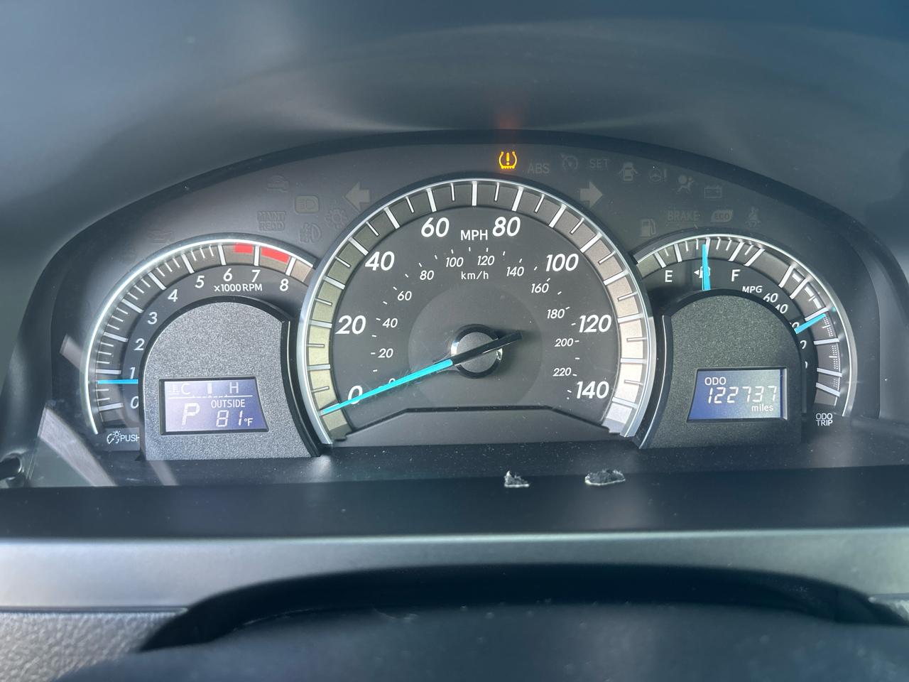 Toyota Camry photo 9