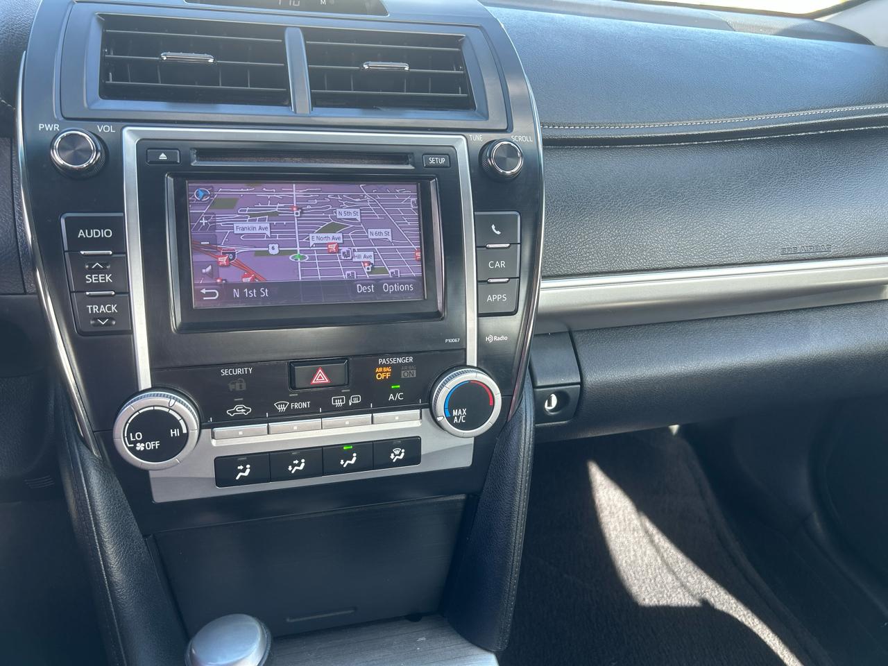 Toyota Camry photo 10