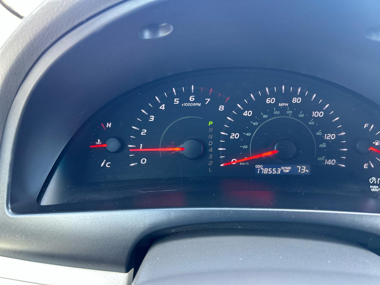 Toyota Camry photo 9
