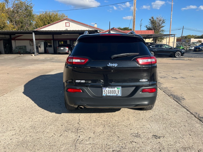 2016 Jeep Cherokee Latitude's photo