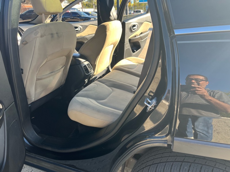 Jeep Cherokee Latitude FWD 2016