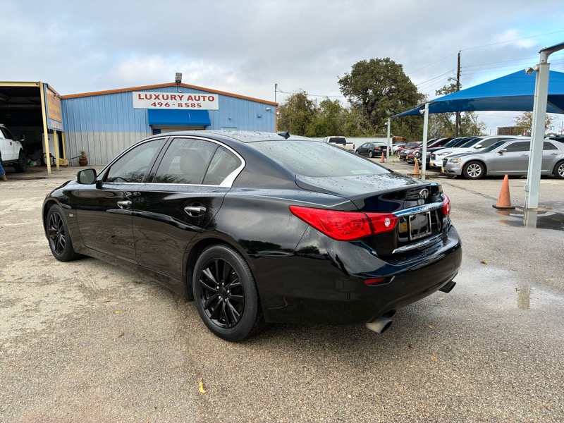 2016 INFINITI Q50 Premium's photo