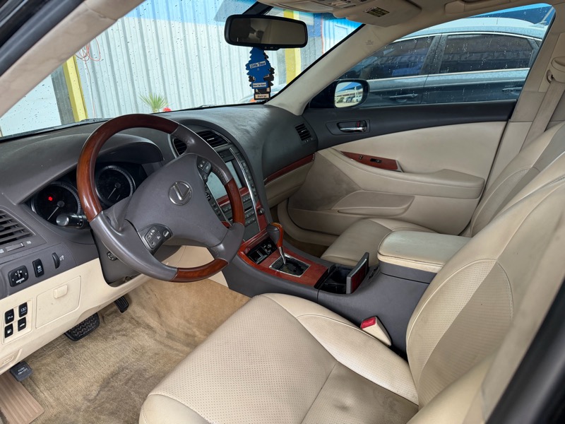 Lexus ES 350 Sedan 2011