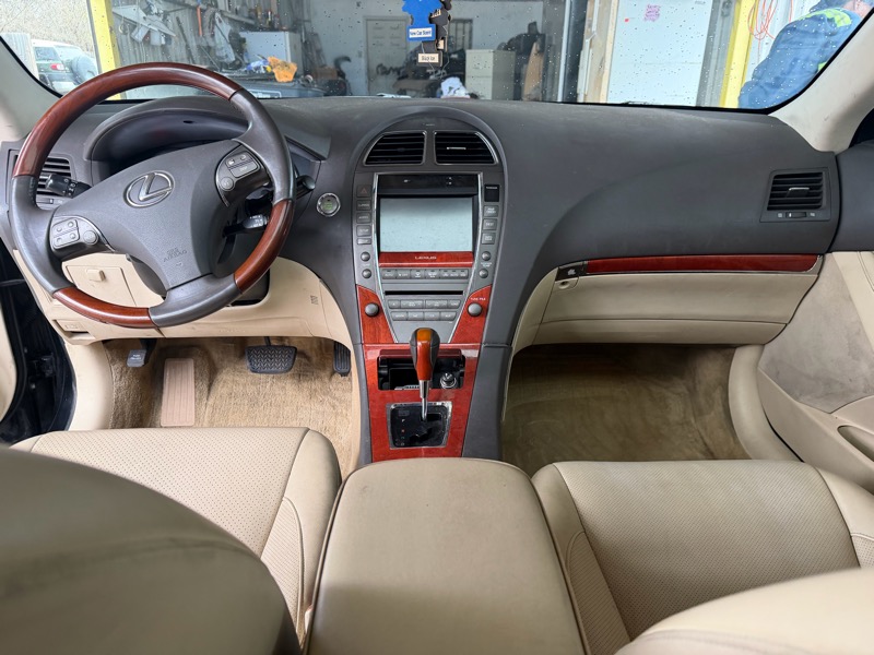 Lexus ES 350 Sedan 2011