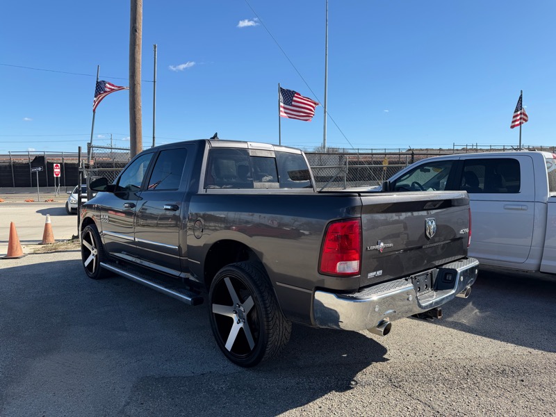 RAM 1500 SLT Crew Cab SWB 4WD 2015