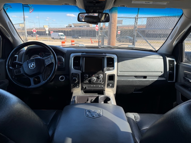 RAM 1500 SLT Crew Cab SWB 4WD 2015