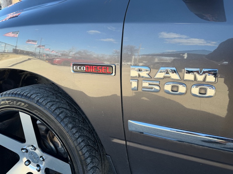 RAM 1500 SLT Crew Cab SWB 4WD 2015