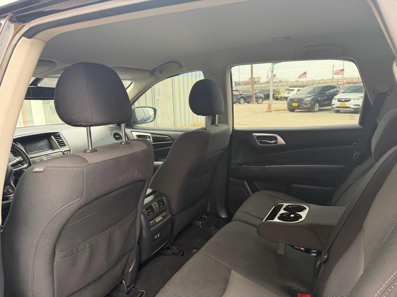 Nissan Pathfinder SV 2020