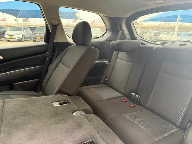 Nissan Pathfinder SV 2020